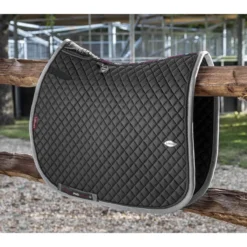Jumping Pad With Wither Relief By LeMieux 17 Jumping Pad With Wither Relief By LeMieux -HorseMate Shop jumping pad with wither relief by lemieux southern sport horses 8